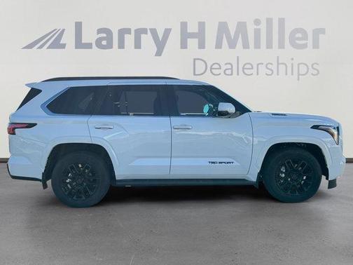 2025 Toyota Sequoia SR5