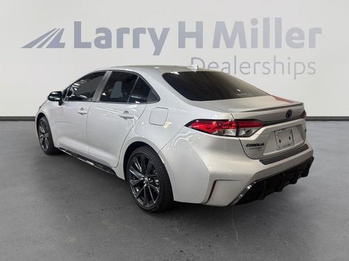 Classic Silver Metallic 2026 Toyota Corolla SE