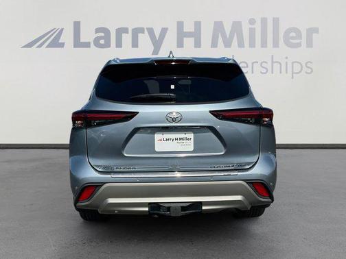 2024 Toyota Highlander Platinum