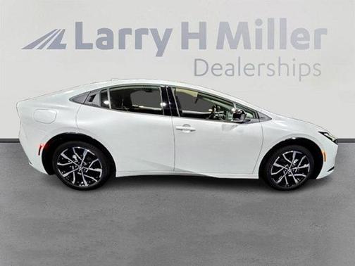 2025 Toyota Prius L