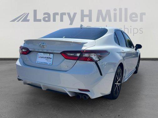 2022 Toyota Camry SE