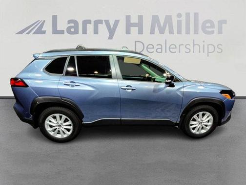 2025 Toyota Corolla Cross LE