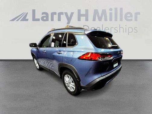 2025 Toyota Corolla Cross LE