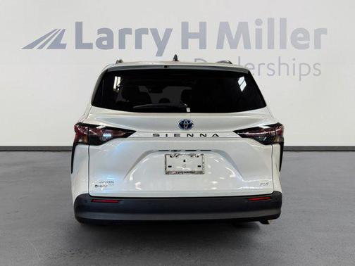 2025 Toyota Sienna XLE