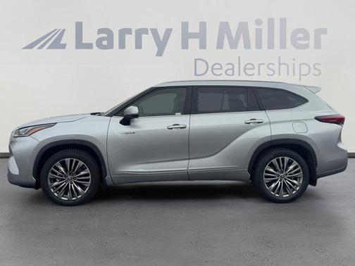 Celestial Silver Metallic 2021 Toyota Highlander Hybrid Platinum