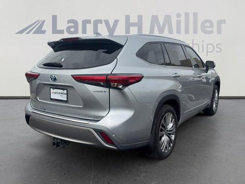 Celestial Silver Metallic 2021 Toyota Highlander Hybrid Platinum