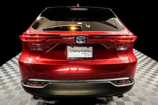 Blizzard Pearl 2022 Toyota Venza LE