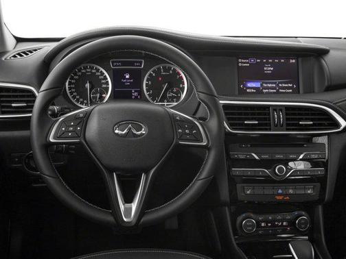 2017 INFINITI QX30 Sport