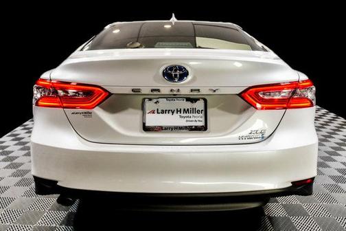 2020 Toyota Camry Hybrid XLE