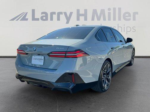 Brooklyn Grey Metallic 2025 BMW 530 i