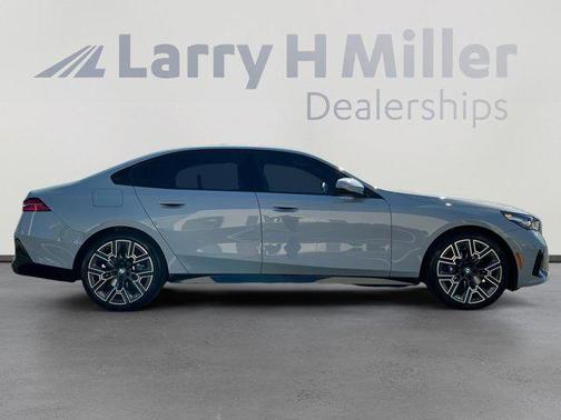 Brooklyn Grey Metallic 2025 BMW 530 i