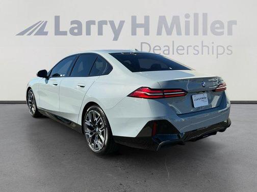 Brooklyn Grey Metallic 2025 BMW 530 i