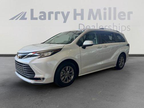 2023 Toyota Sienna XLE 7 Passenger