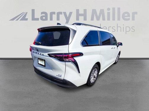 2023 Toyota Sienna XLE 7 Passenger