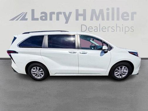 2023 Toyota Sienna XLE 7 Passenger