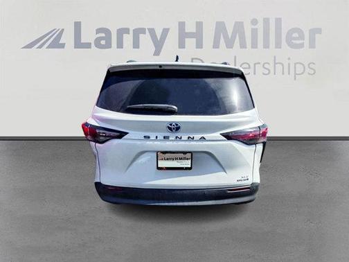 2023 Toyota Sienna XLE 7 Passenger