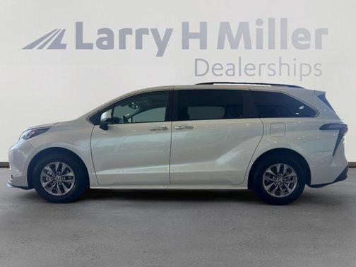2023 Toyota Sienna XLE 7 Passenger