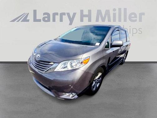 2017 Toyota Sienna LE