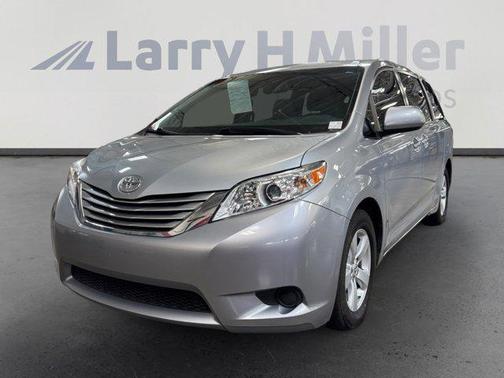 2016 Toyota Sienna LE