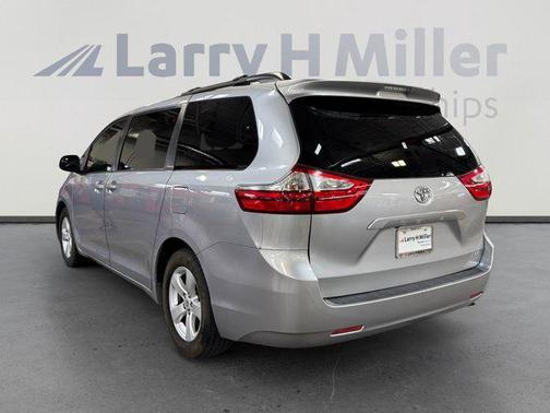2016 Toyota Sienna LE