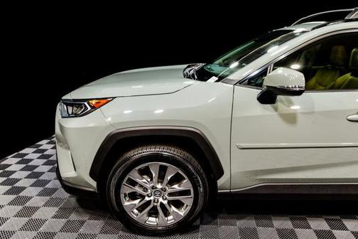 2020 Toyota RAV4 XLE Premium