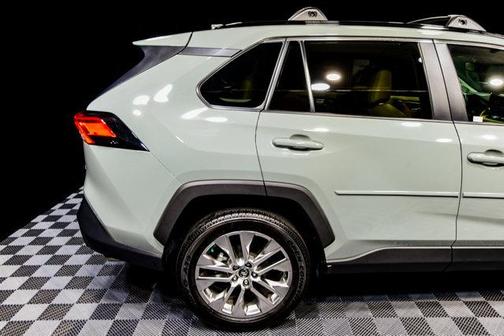 2020 Toyota RAV4 XLE Premium