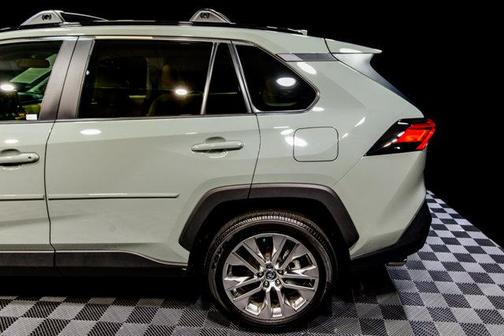 2020 Toyota RAV4 XLE Premium