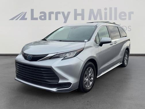 Celestial Silver Metallic 2023 Toyota Sienna LE