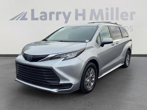 Celestial Silver Metallic 2023 Toyota Sienna LE