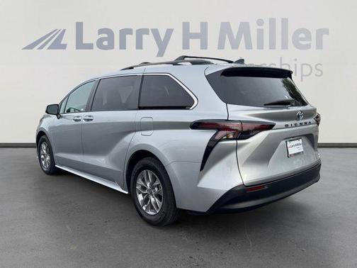 Celestial Silver Metallic 2023 Toyota Sienna LE