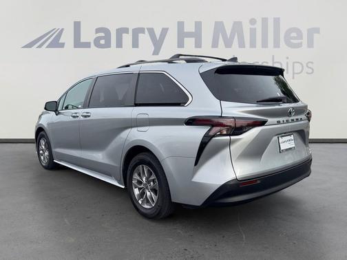 Celestial Silver Metallic 2023 Toyota Sienna LE