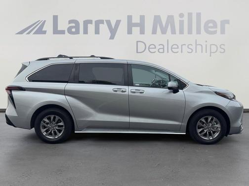 Celestial Silver Metallic 2023 Toyota Sienna LE