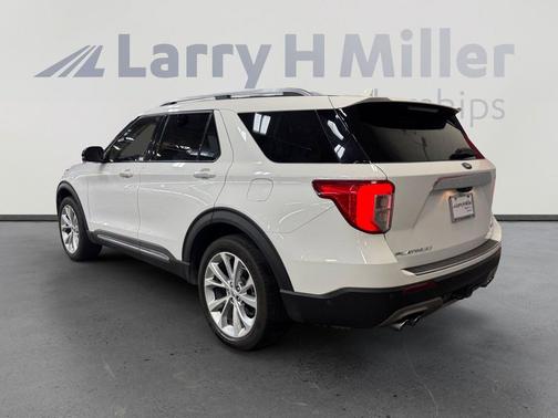 Oxford White 2021 Ford Explorer Platinum