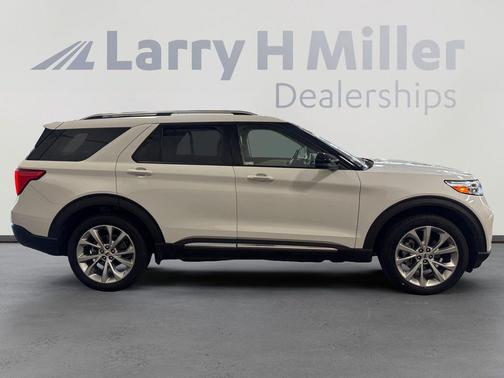 Oxford White 2021 Ford Explorer Platinum