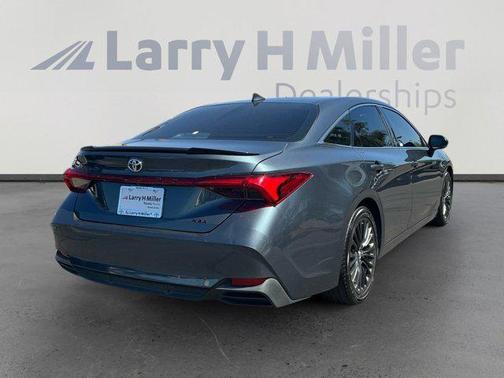 Parisian Night Pearl 2019 Toyota Avalon Hybrid XSE