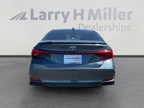 Parisian Night Pearl 2019 Toyota Avalon Hybrid XSE