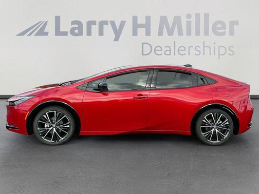 2025 Toyota Prius XLE