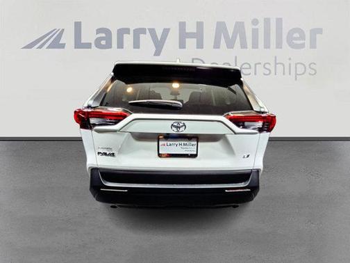 2025 Toyota RAV4 LE