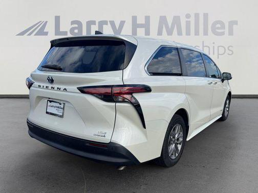 2021 Toyota Sienna XLE 7 Passenger