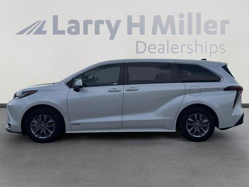 2021 Toyota Sienna XLE 7 Passenger