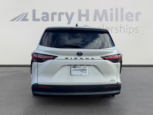 2021 Toyota Sienna XLE 7 Passenger