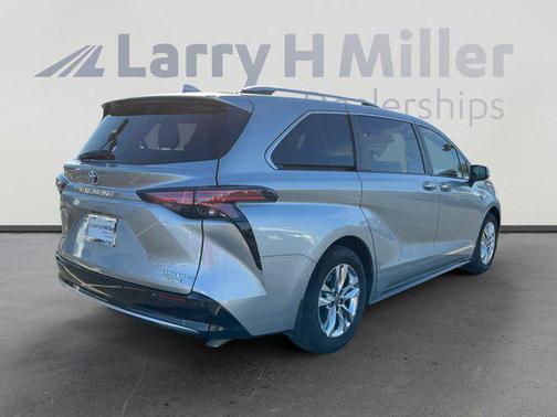 2023 Toyota Sienna Limited