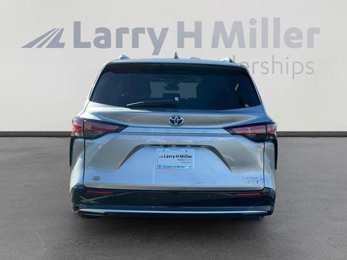 2023 Toyota Sienna Limited