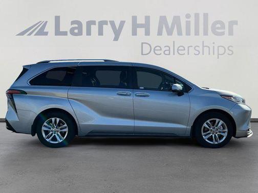 2023 Toyota Sienna Limited