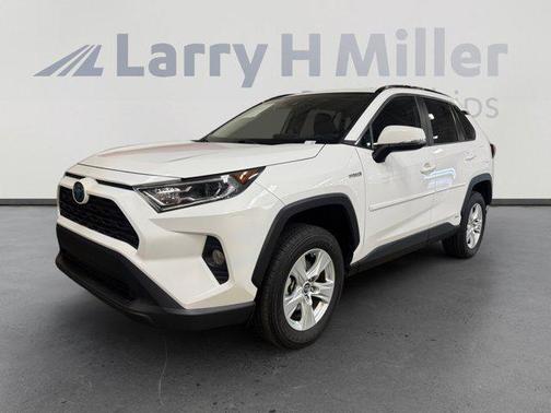 Super White 2020 Toyota RAV4 Hybrid XLE