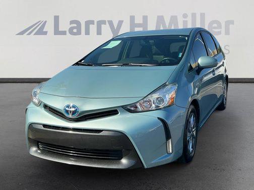 2017 Toyota Prius v Four
