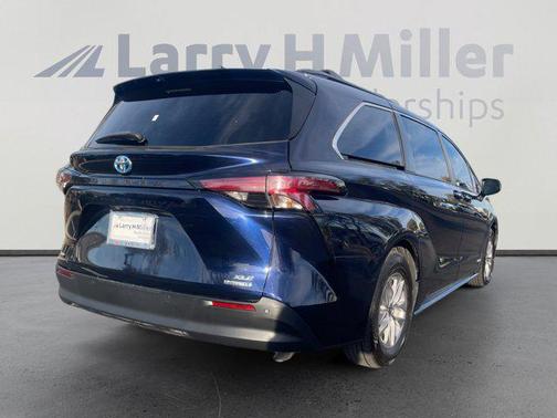 2021 Toyota Sienna XLE 7 Passenger