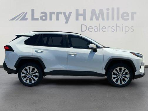 Pearl 2025 Toyota RAV4 XLE Premium
