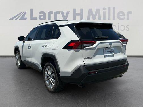 Pearl 2025 Toyota RAV4 XLE Premium