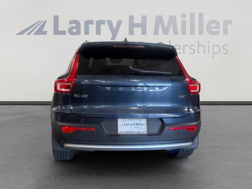 2021 Volvo XC40 T5 Momentum